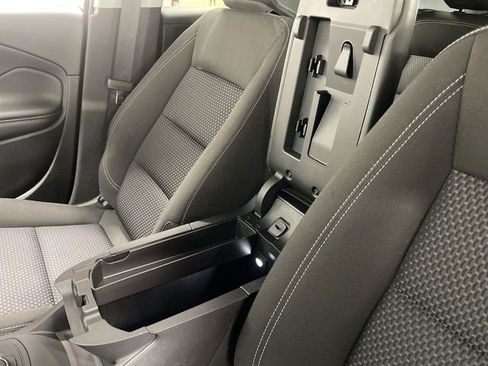 Used 2024 GMC Terrain SLE AWD/4WD image 21