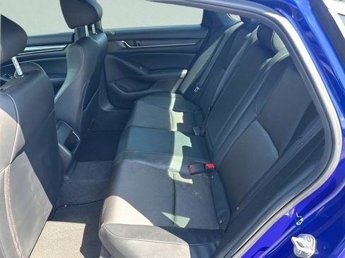 Used 2018 Honda Accord Sport image 12