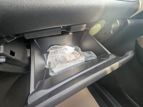 Used 2021 GMC Acadia SLE image 33