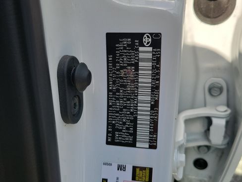 Used 2022 Toyota Corolla LE FWD image 30