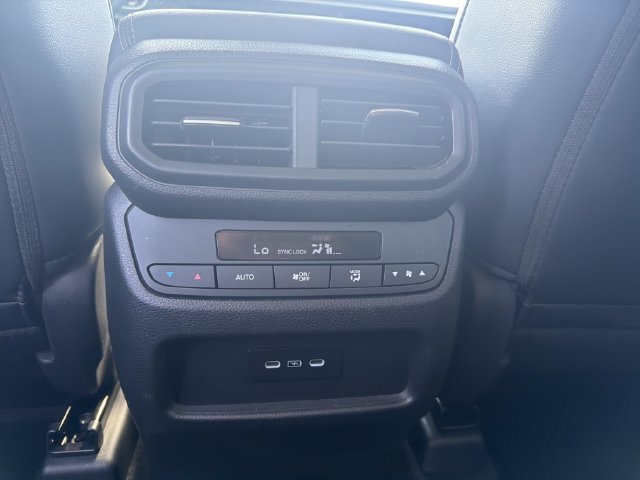 Used 2025 Honda Pilot EX-L image 30