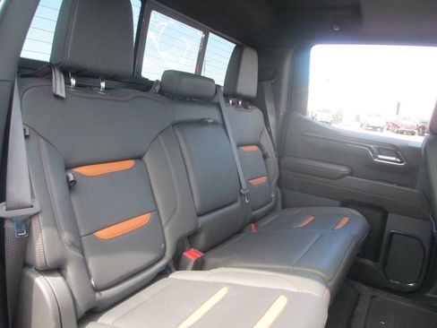 Certified 2024 GMC Sierra 1500 AT4 w/ Technology Package AWD/4WD image 11