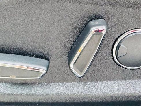 Used 2018 Ford Edge Titanium w/ Equipment Group 301A image 10