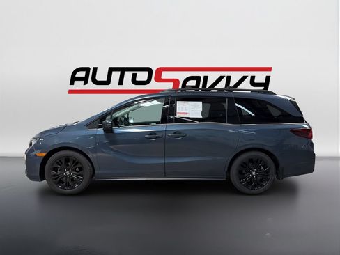 Used 2025 Honda Odyssey Elite image 8