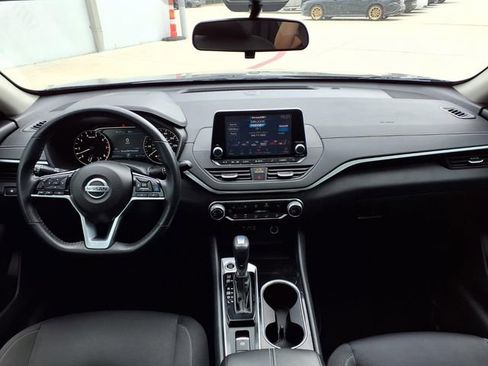 Used 2021 Nissan Altima 2.5 SV w/ SV Premium Package FWD image 11