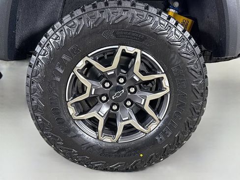 New 2026 Chevrolet Colorado ZR2 w/ Technology Package AWD/4WD image 32