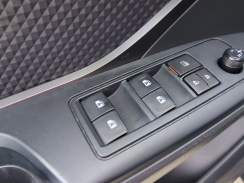 Used 2019 Toyota C-HR LE FWD image 12