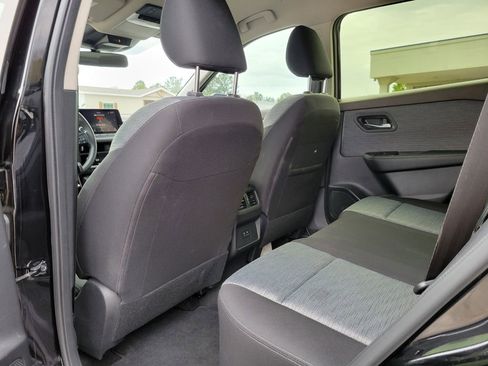 Used 2023 Nissan Rogue SV image 14