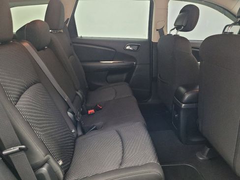 Used 2017 Dodge Journey SE w/ Flexible Seating Group image 19