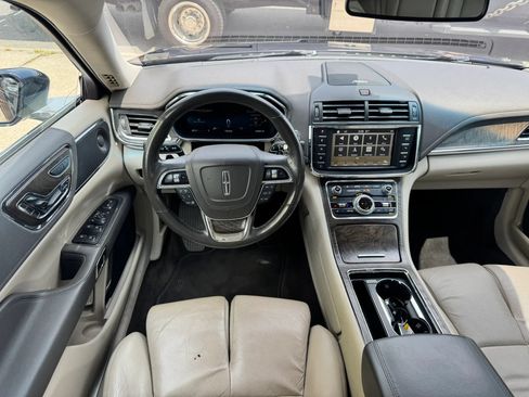 Used 2017 Lincoln Continental Reserve w/ Technology Package FWD image 29