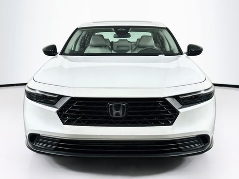 Used 2025 Honda Accord SE image 2