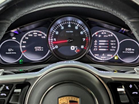 Used 2023 Porsche Cayenne Platinum Edition image 31