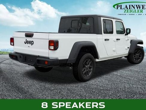 Used 2025 Jeep Gladiator Sport image 3