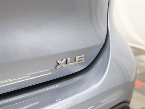 Used 2023 Toyota Highlander XLE image 9