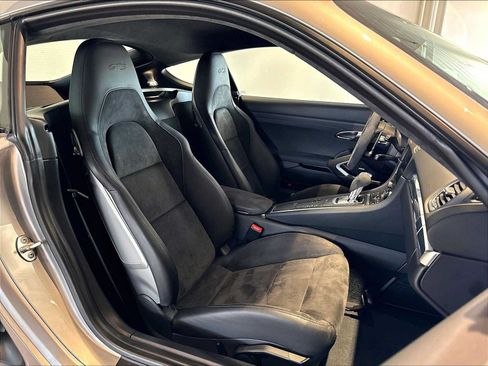 Used 2018 Porsche 718 Cayman GTS RWD image 22