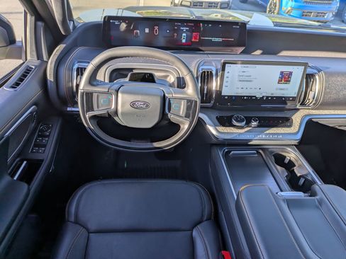 Certified 2025 Ford Expedition Tremor AWD/4WD image 31