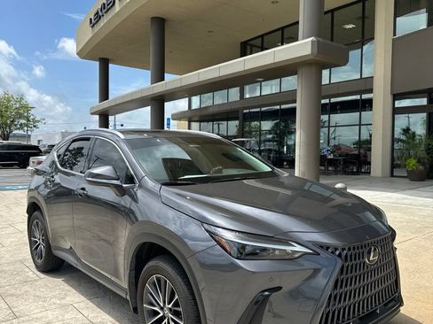 Used 2024 Lexus NX 250 FWD image 3