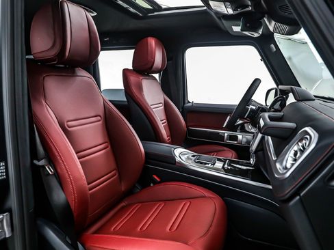 Used 2025 Mercedes-Benz G 550 image 7