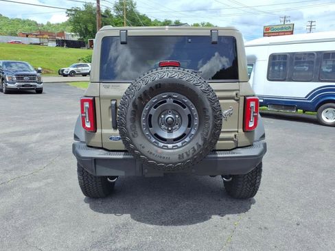 New 2025 Ford Bronco Badlands image 3