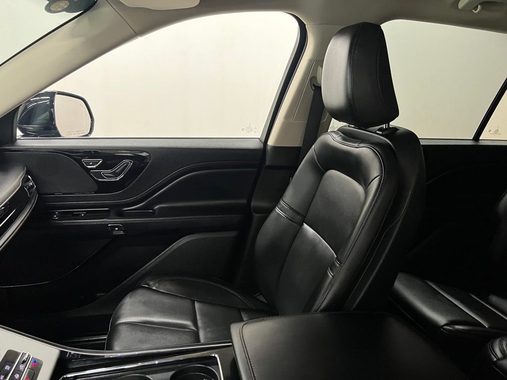 Used 2023 Lincoln Aviator AWD image 28