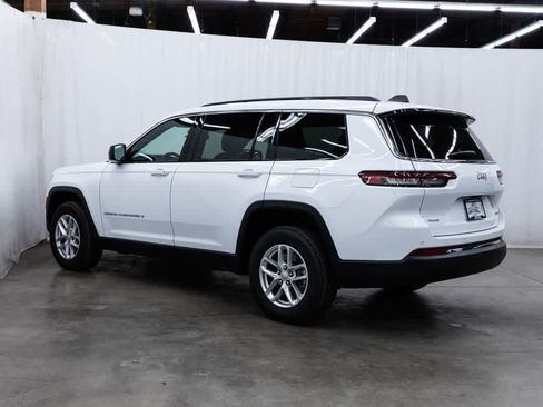 Used 2025 Jeep Grand Cherokee L Laredo w/ Luxury Tech Group I AWD/4WD image 4