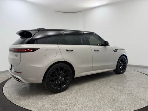 Used 2023 Land Rover Range Rover Sport SE Dynamic image 15