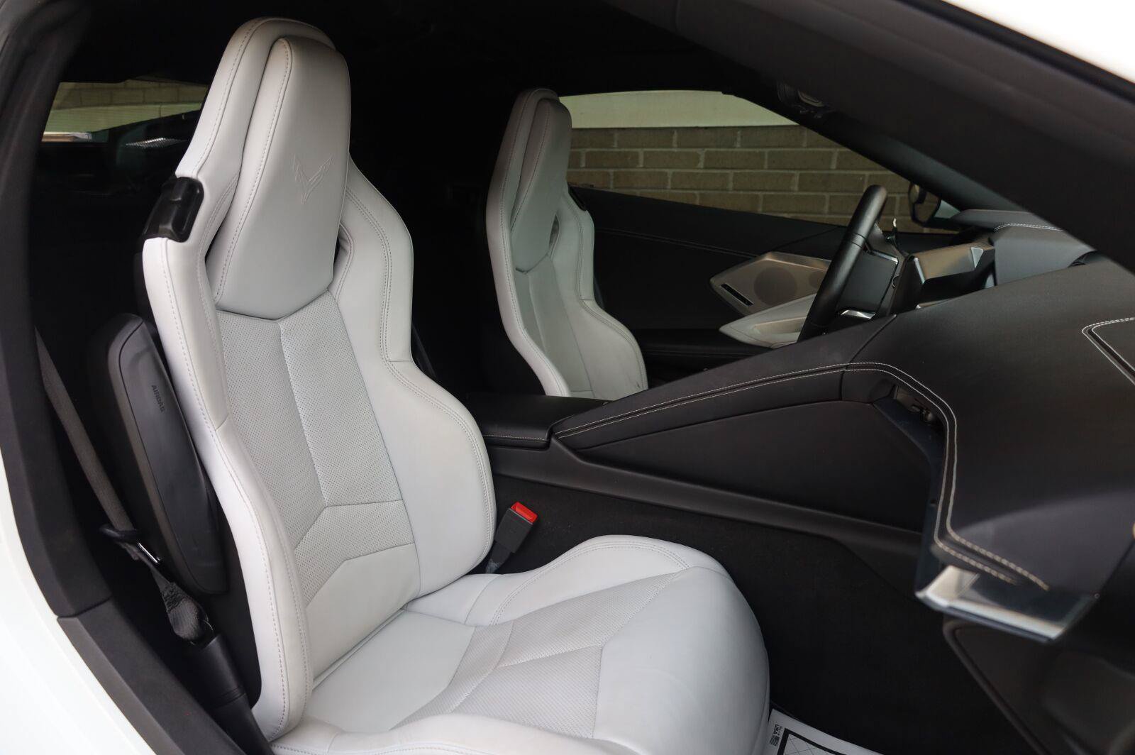 Used 2021 Chevrolet Corvette Stingray Preferred Cpe w/ Z51 Performance Package RWD image 27