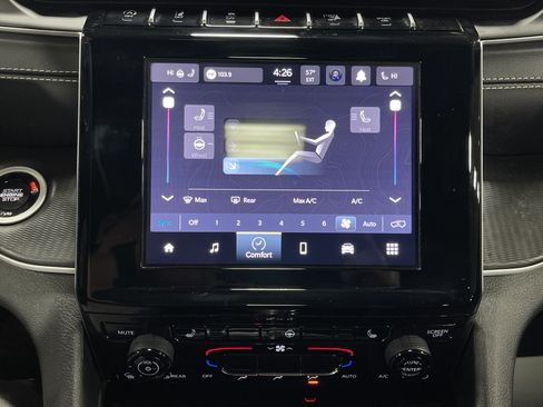 Used 2024 Jeep Grand Cherokee Altitude image 25