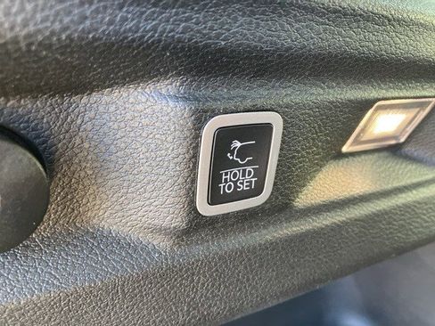 Used 2023 Jeep Grand Cherokee L Limited w/ Black Appearance Package image 26