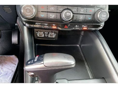 Used 2024 Dodge Durango GT image 34