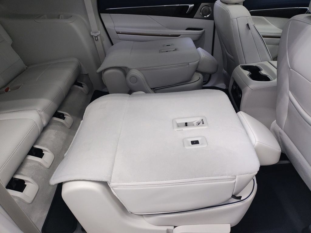 New 2026 Buick Enclave Avenir w/ Super Cruise Package AWD/4WD image 12