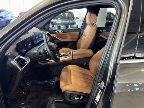 Used 2024 BMW X7 xDrive40i w/ Premium Package AWD/4WD image 21