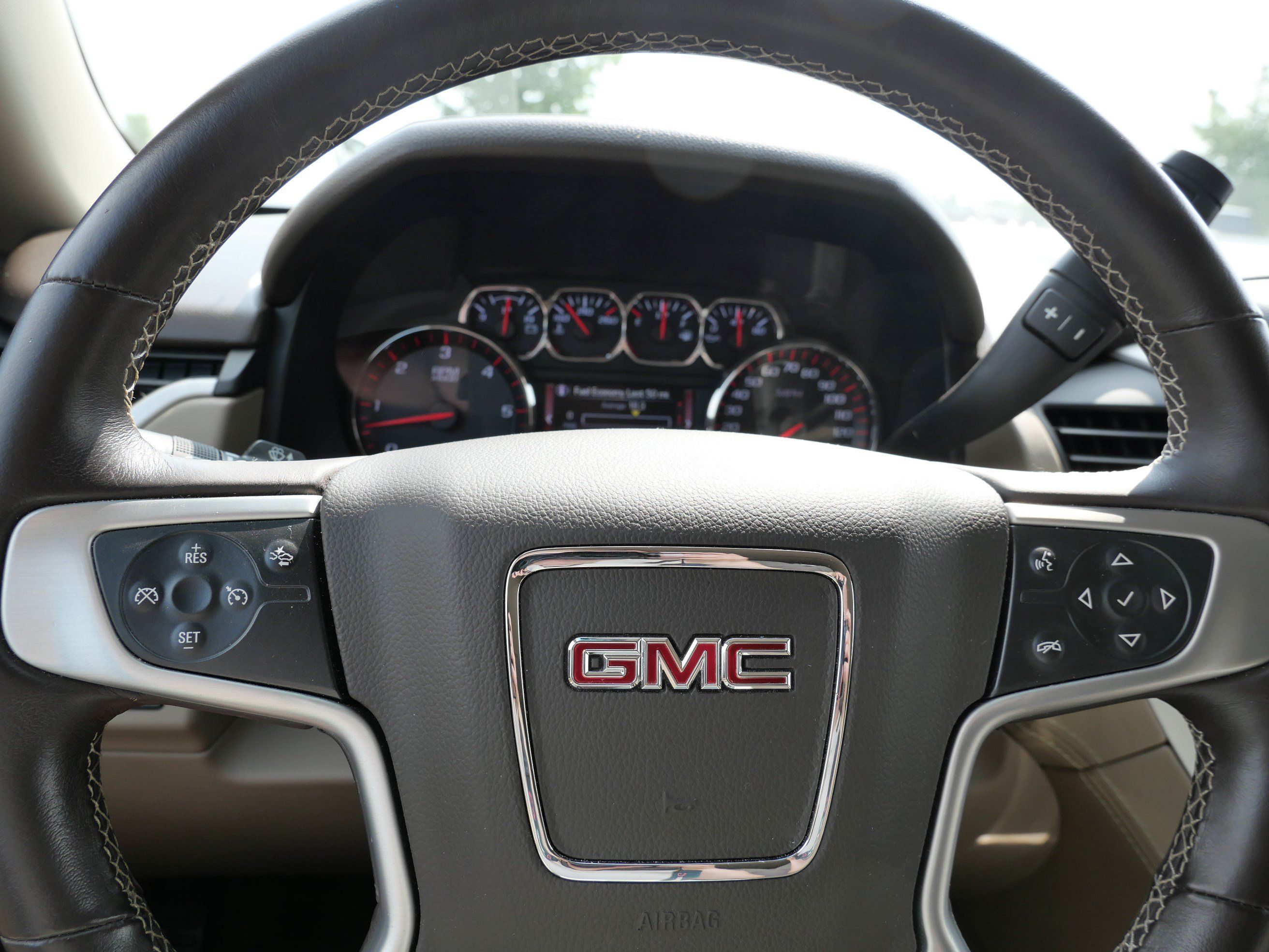 Used 2015 GMC Yukon SLE w/ Convenience Package AWD/4WD image 29