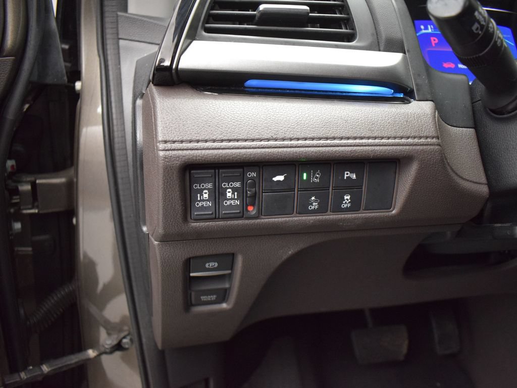 Used 2018 Honda Odyssey Elite image 19