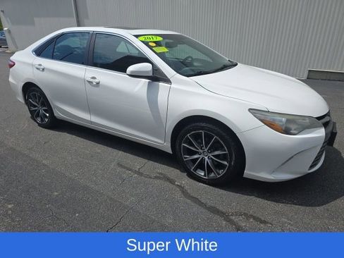 Used 2017 Toyota Camry XSE w/ Moonroof Package FWD image 1