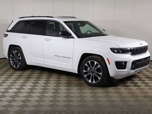 Used 2023 Jeep Grand Cherokee Overland AWD/4WD image 50