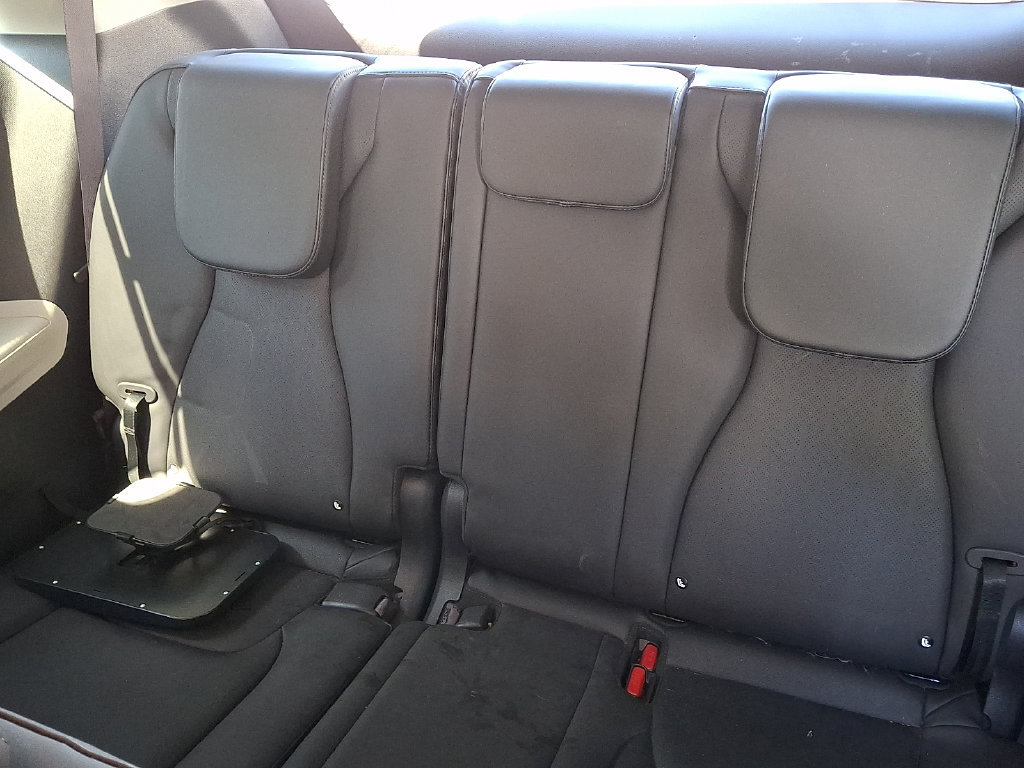 Used 2024 Kia Carnival EX FWD image 11