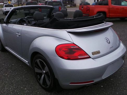 Used 2013 Volkswagen Beetle 2.0T FWD image 9