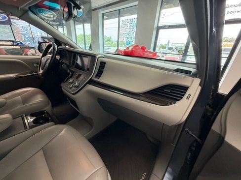 Used 2016 Toyota Sienna XLE w/ XLE Navigation Package AWD/4WD image 47
