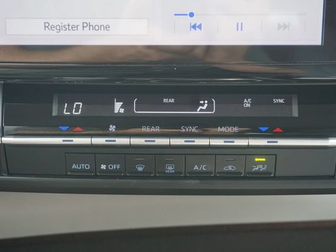 Certified 2021 Toyota Sienna LE FWD image 12