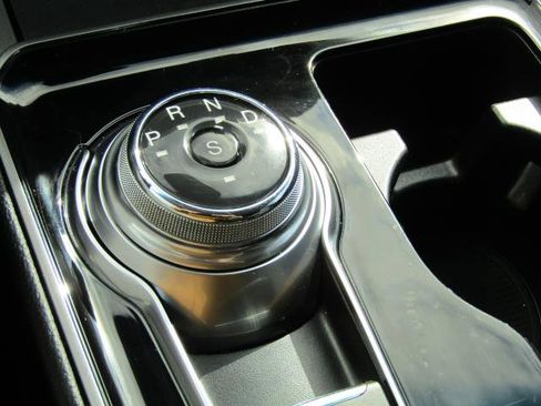 Used 2019 Ford Edge SE w/ SE Fleet Driver's Package image 21