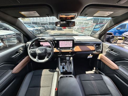 New 2025 GMC Canyon AT4 w/ Nightfall Edition image 23