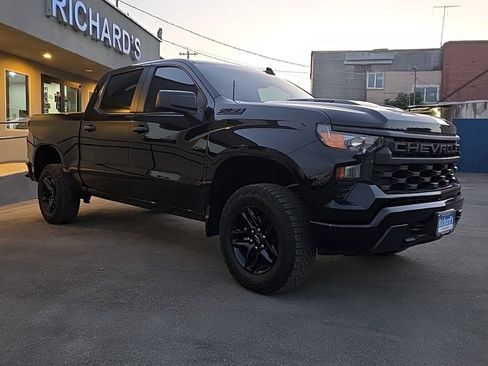 Used 2024 Chevrolet Silverado 1500 Custom Trail Boss w/ Midnight Edition AWD/4WD image 1