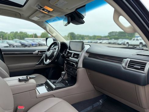 Used 2022 Lexus GX 460 Premium w/ Premium Plus Package AWD/4WD image 32