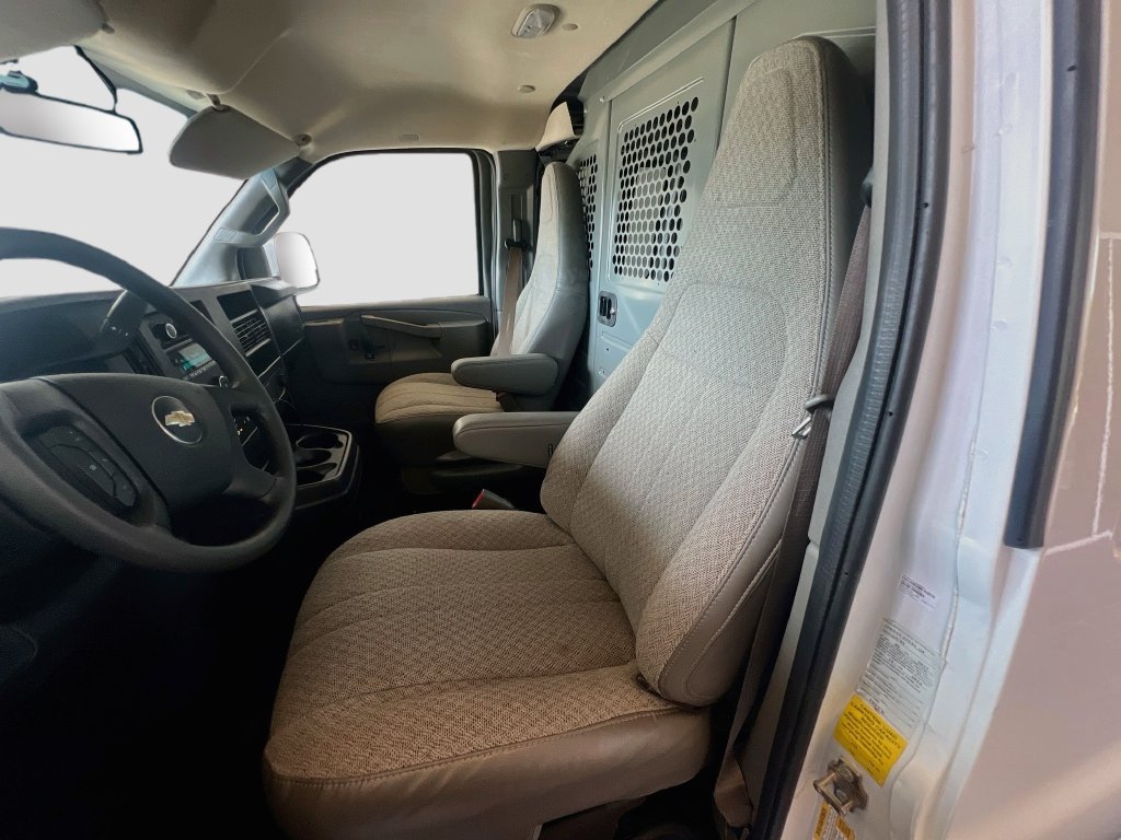 Used 2025 Chevrolet Express 2500 w/ Driver Convenience Package RWD image 20