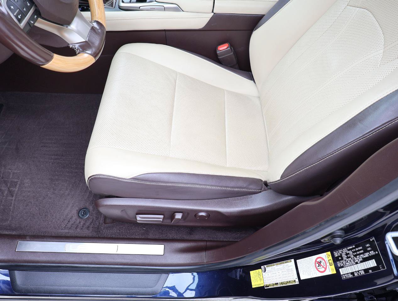 Used 2019 Lexus RX 350L FWD image 46