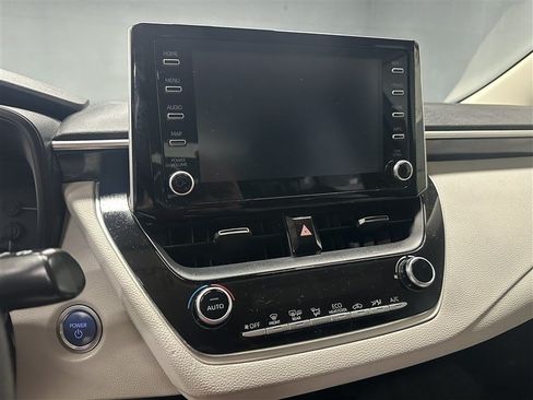 Used 2020 Toyota Corolla LE FWD image 22