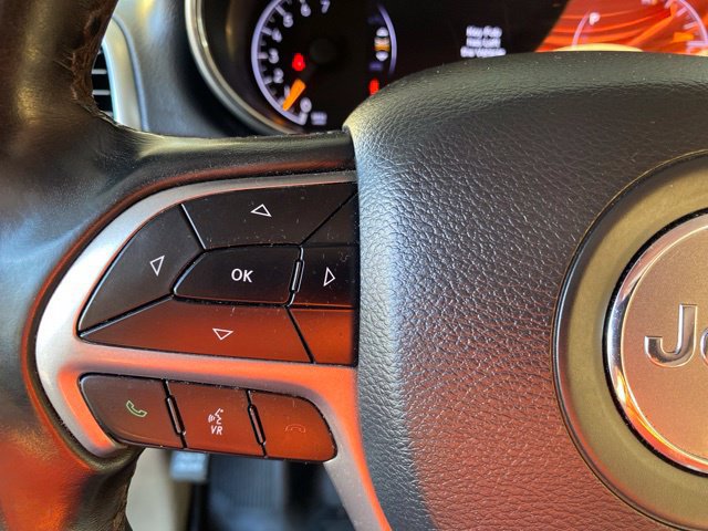 Used 2019 Jeep Grand Cherokee Laredo AWD/4WD image 19