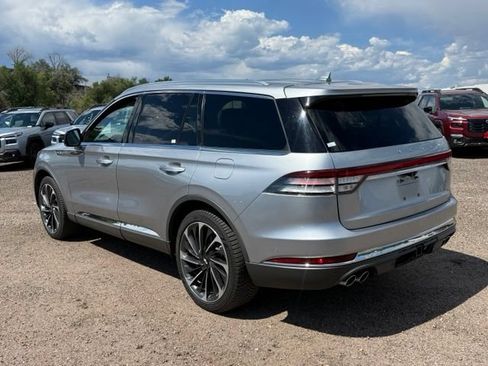 Used 2020 Lincoln Aviator Reserve w/ Equipment Group 202A AWD/4WD image 3