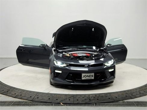 Used 2018 Chevrolet Camaro SS image 10